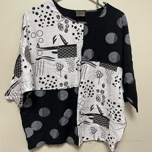 Black and White Patterned Women's Top